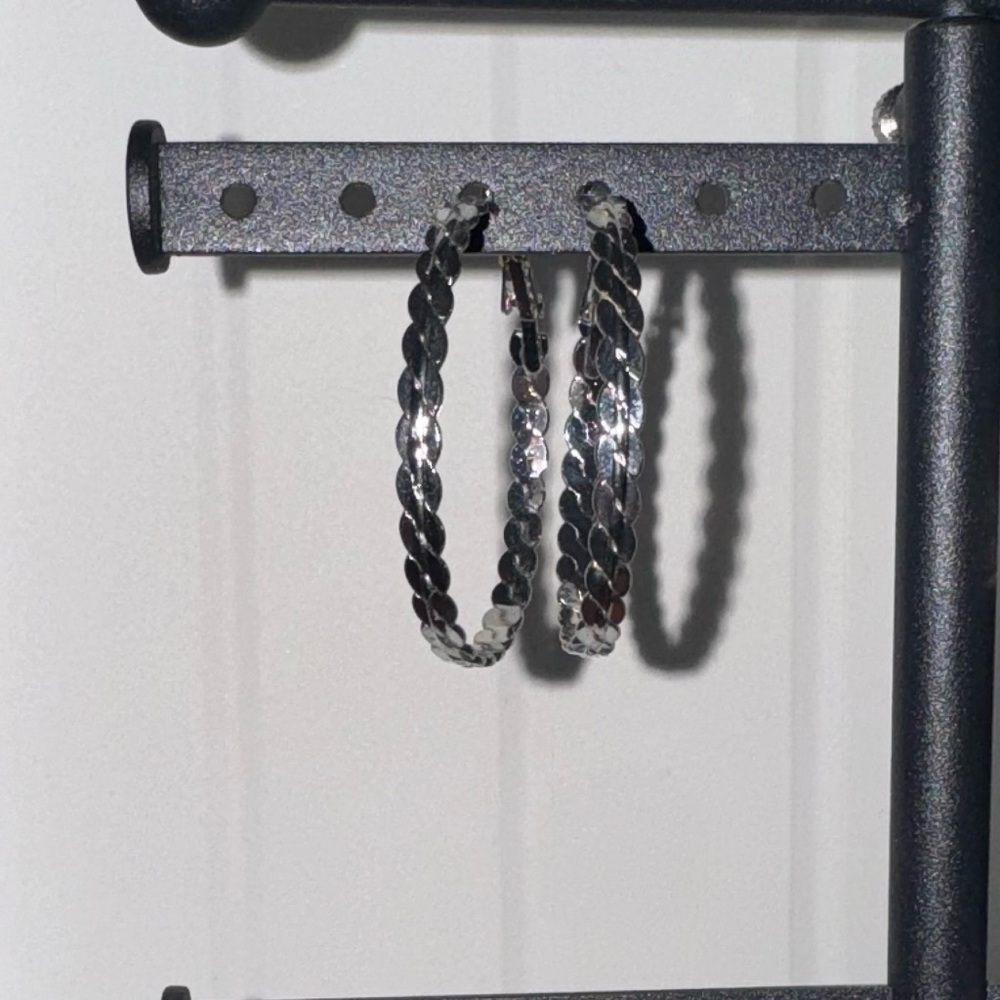 EUC 1.5in Silver Hoop Earrings